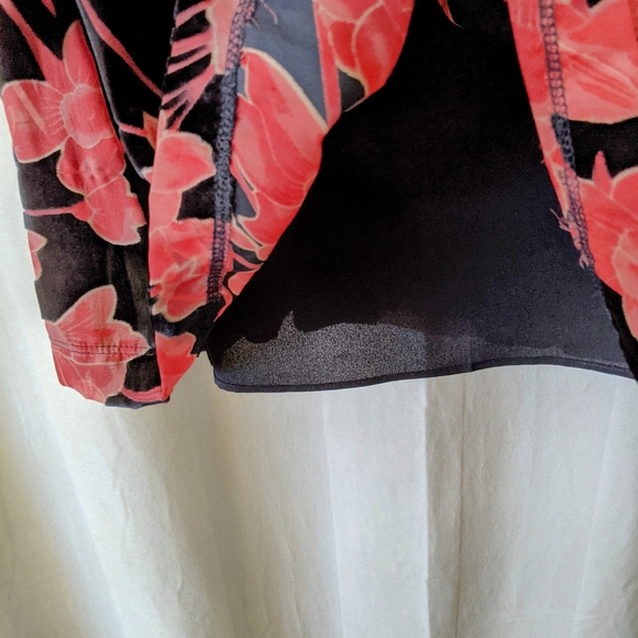 BCBG- Generation Floral Burnout Mini w/Tags sz 6 - Picture 10 of 12